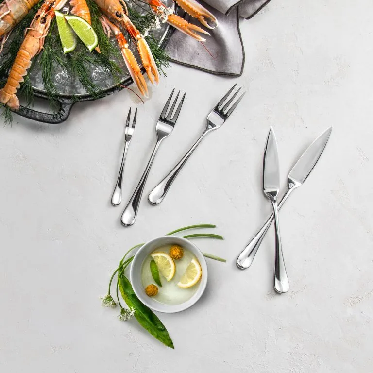 Robert Welch Radford-kalaveitsi, Peilikiillotus 4 Robert Welch Radford-kalaveitsi, Peilikiillotus - Image 2