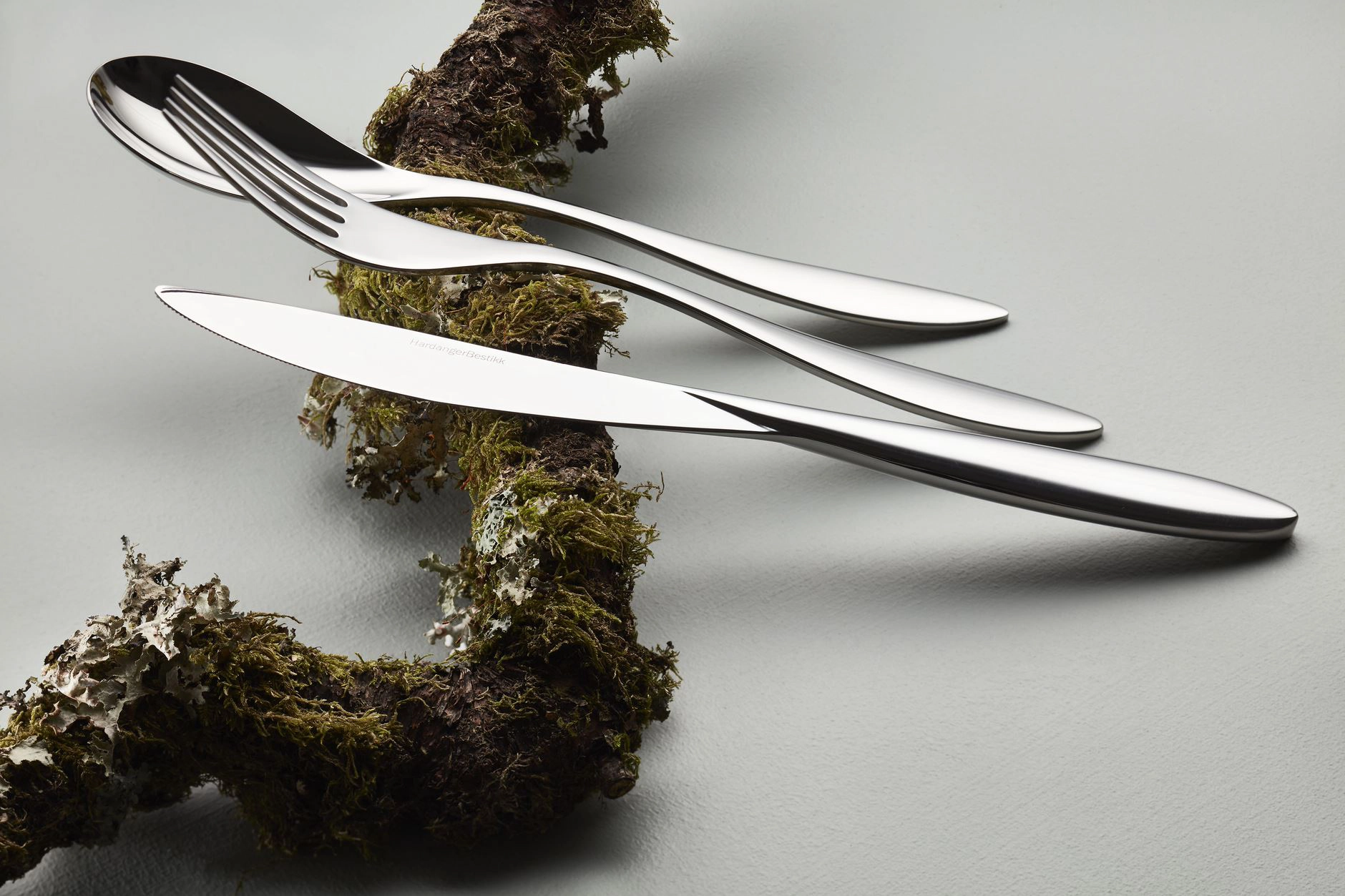 HARDANGER BESTIKK Maria Tarjoilusetti 5 Osaa 5 HARDANGER BESTIKK Maria Tarjoilusetti 5 Osaa - Image 3