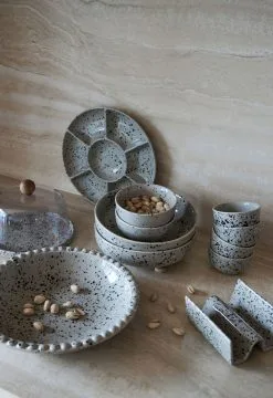 Sagaform Ditte Syvä Tarjoilulautanen -Ekelund Linneväveri Kauppa 567215 01 2 EnvironmentImage 7f4d70ac90