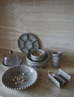 Sagaform Ditte Tarjoilulautanen -Ekelund Linneväveri Kauppa 567218 01 2 EnvironmentImage b5c2c72489