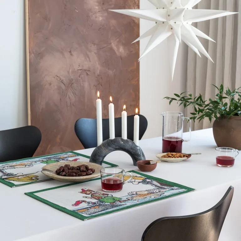 Ekelund Linneväveri Pettson & Findus -pöytätabletti 35x48 Cm 4 Ekelund Linneväveri Pettson & Findus -pöytätabletti 35x48 Cm - Image 2