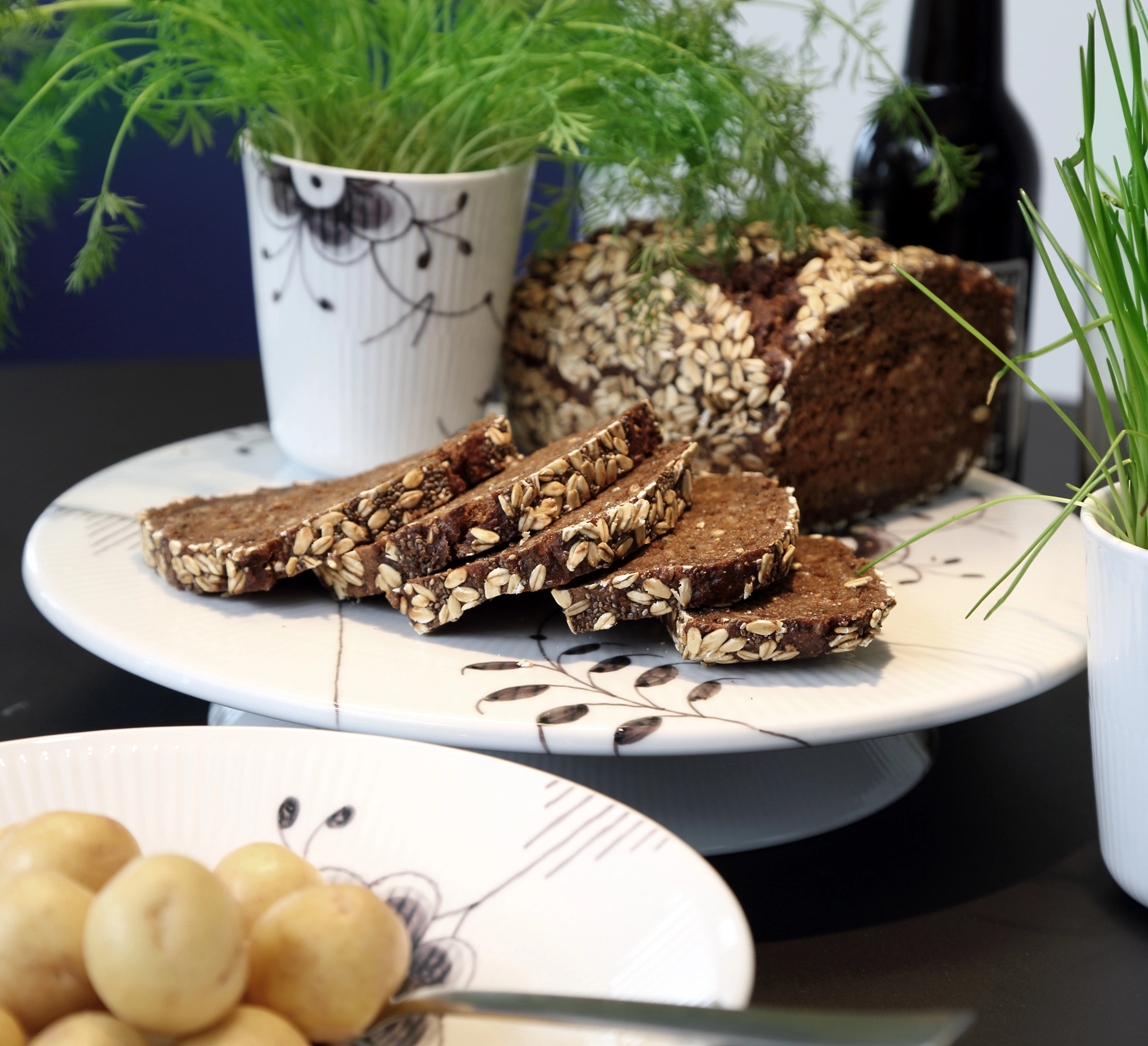 Royal Copenhagen Black Fluted Mega -kakkulautanen 6 Royal Copenhagen Black Fluted Mega -kakkulautanen - Image 4